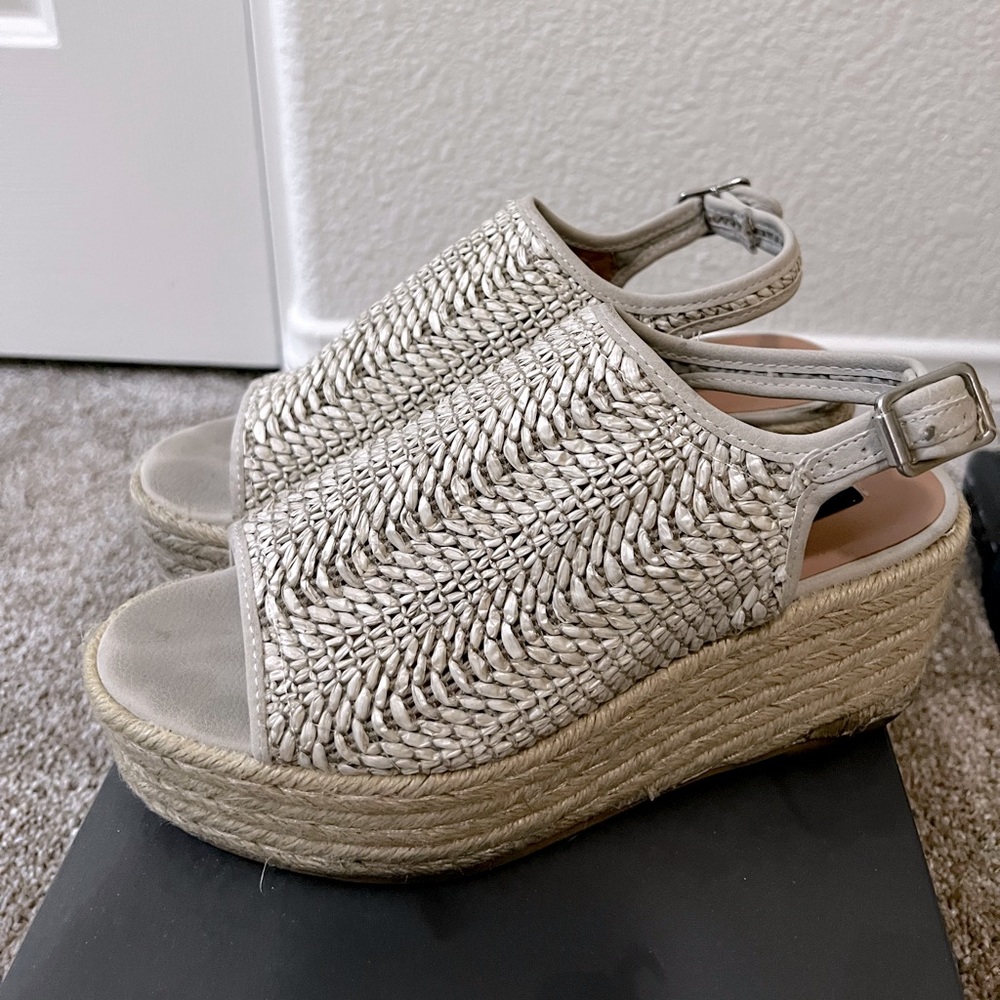 Steven by Steve Madden 2-3” open toed platform wedges, neutral color